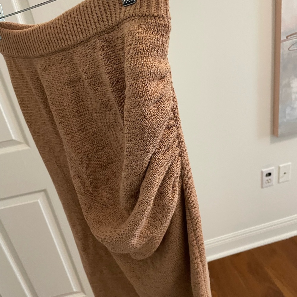 Express Midi Sweater Skirt - Picture 10 of 11
